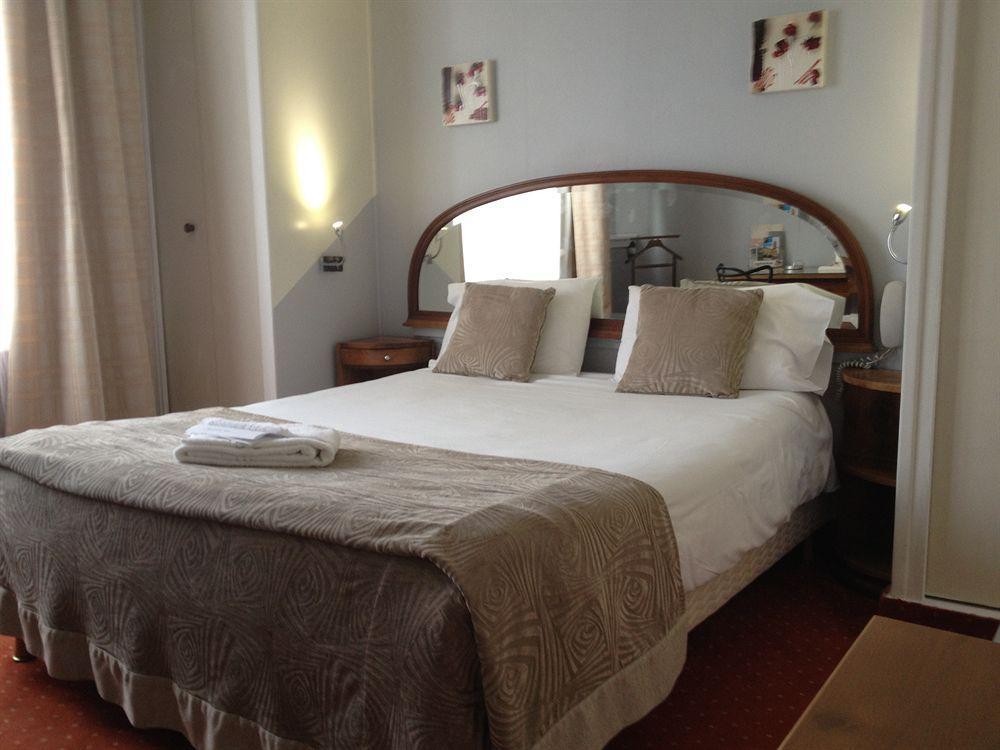 Hotel Raymond 4 ตูลูส ภายนอก รูปภาพ